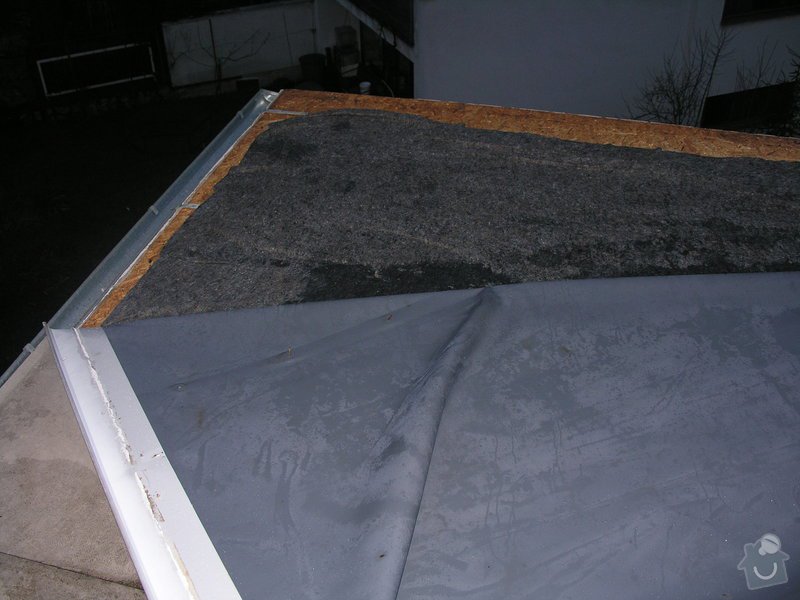 Oprava foliové střechy: poskozena_strecha3