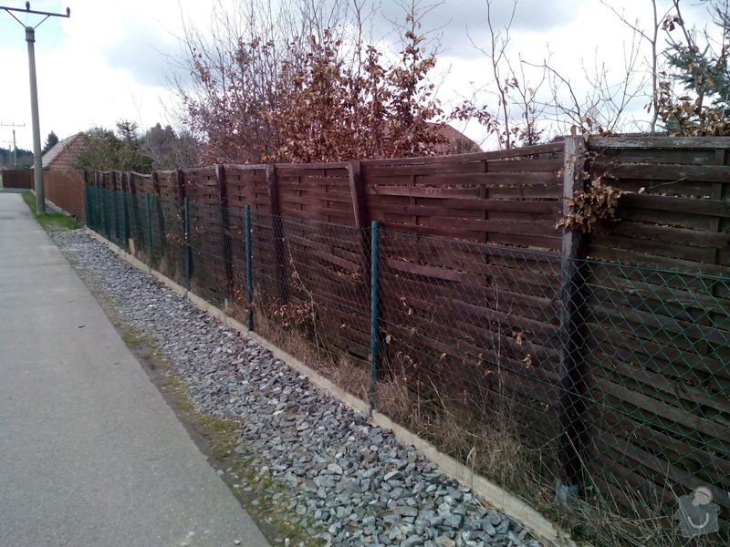 Výměna plotu z pletiva za dřevěné výplně: IMG_20150406_143417
