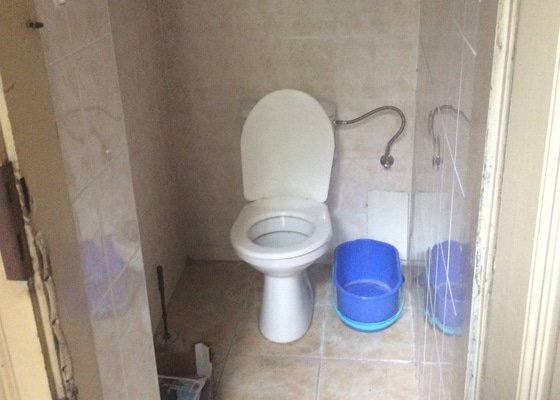 Drobná oprava záchodu + instalace umyvadla - stav před realizací