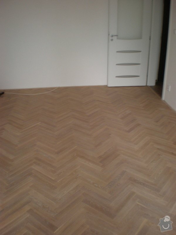 Renovace parket,vyrovnání podlah sanoniveleční stěrkou,lepení vinylové podlahy,montáž int.dveří: 013