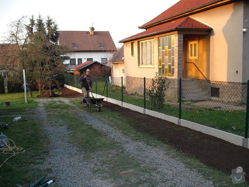 Oplocení pozemku: plot1