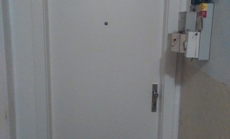 Nové bezpečnostní dveře do bytu
