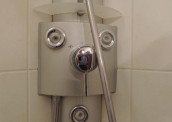 Vyčištění termostatické hlavy u sprchy - stav před realizací