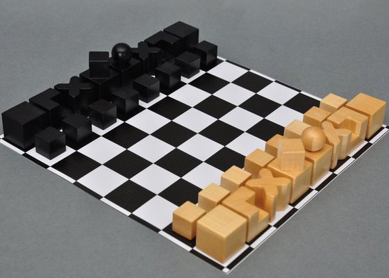Replika kubistických šachů 