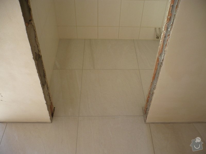 Provedení obkladů koupelna + WC, položení dlažby: P1190477