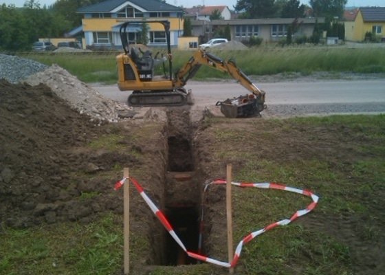 Stavba kanalizace v obci, přípojky k nemovitostem