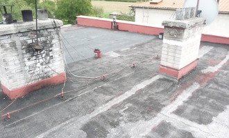 Renovace ploché střechy - natavení modifikovaných pásů - stav před realizací