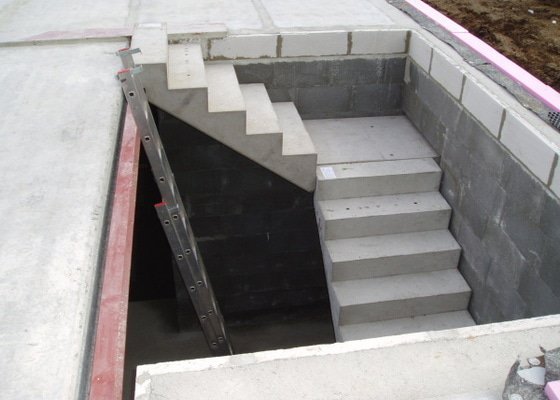 Betonové schodiště - stav před realizací