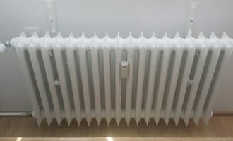 Oprava topení - přetesnění radiátoru, ventil - stav před realizací